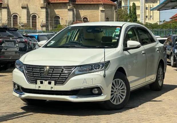 Toyota Premio 2019 Off white