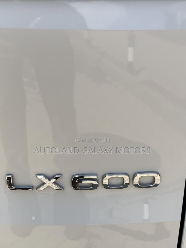 Lexus LX 600 2022 White