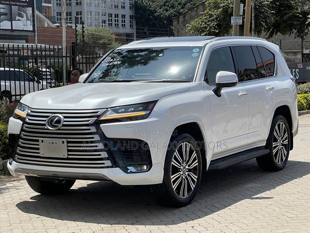Lexus LX 600 2022 White