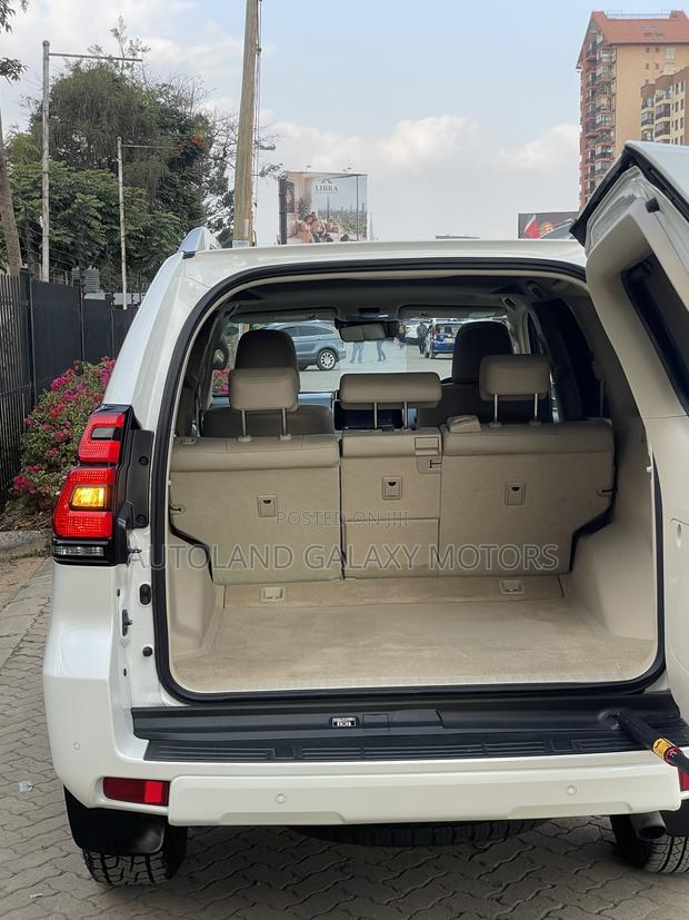 Toyota Land Cruiser Prado 2.8 2020 White