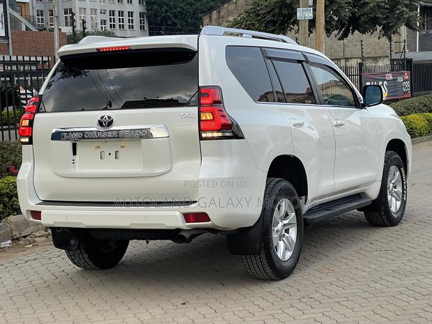 Toyota Land Cruiser Prado 2.8 2020 White