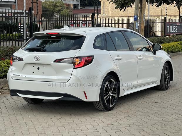 Toyota Corolla 2019 White