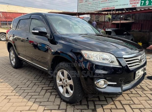 Toyota Vanguard 2011 Black
