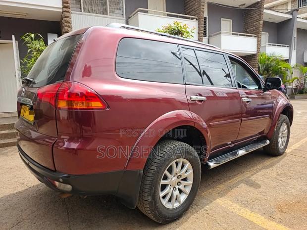 Mitsubishi Pajero Sport 2013 Red