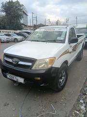 Toyota Hilux 2.5 Cab 2005 White for sale