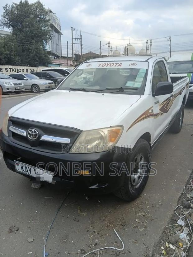 Toyota Hilux 2.5 Cab 2005 White