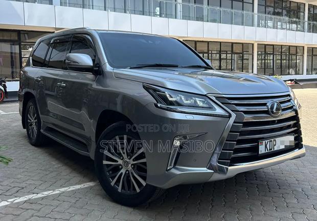 Lexus LX 570 AWD 2016 Silver