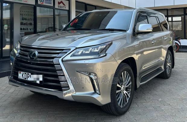 Lexus LX 570 AWD 2016 Silver
