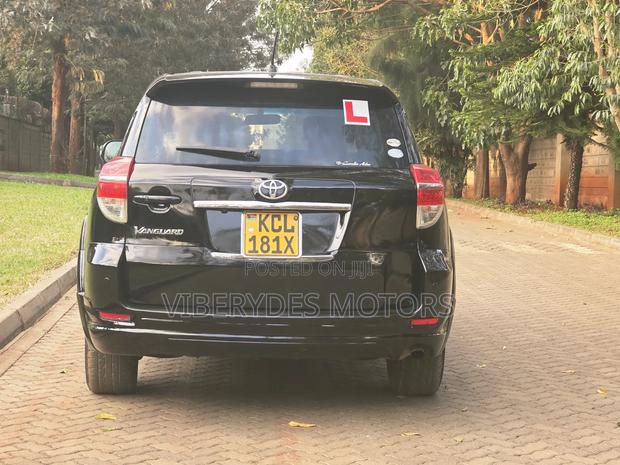 Toyota Vanguard 2010 Black