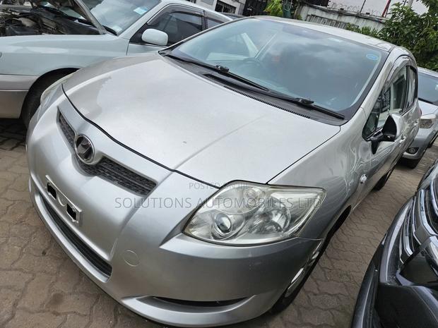 Toyota Auris 2009 Silver
