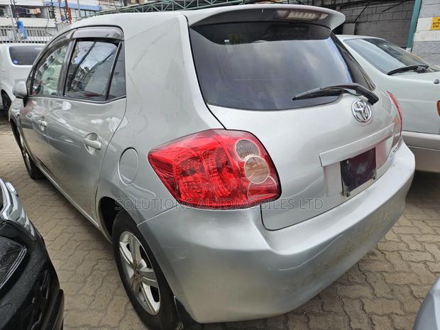 Toyota Auris 2009 Silver