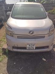 Toyota Voxy 2009 White for sale