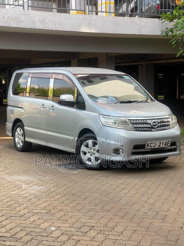 Nissan Serena 2009 Silver