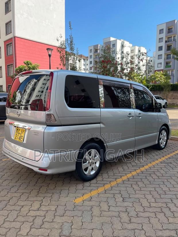 Nissan Serena 2009 Silver