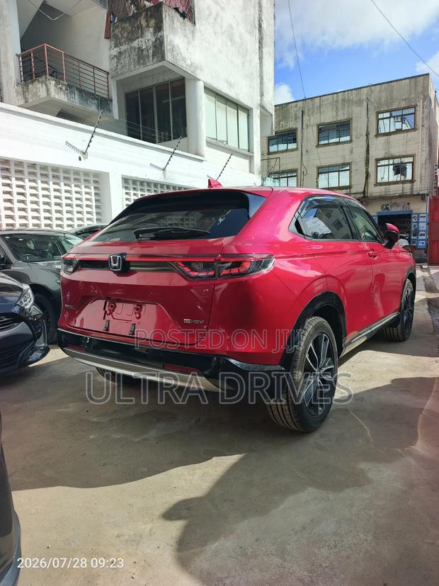 Honda Vezel 2021 Maroon