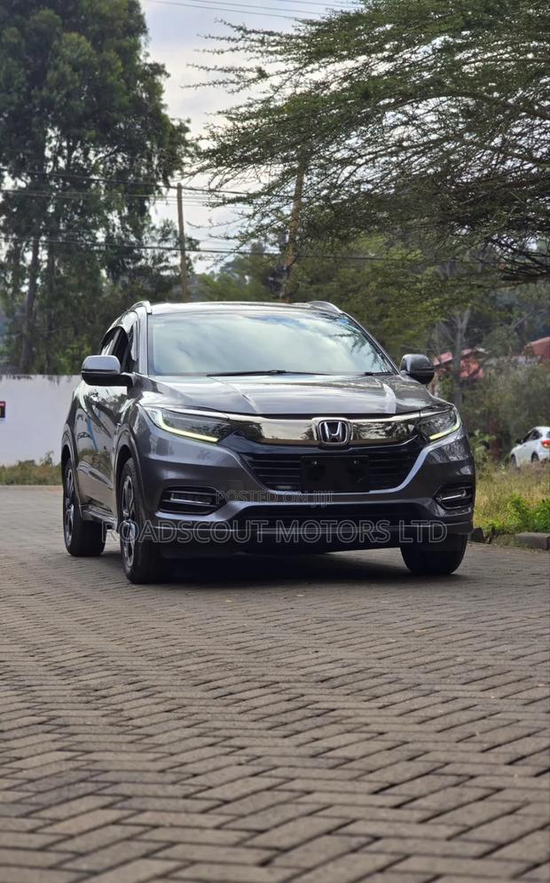 Honda Vezel 2019 Silver