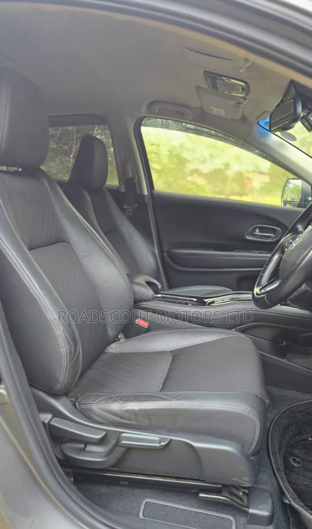 Honda Vezel 2019 Silver