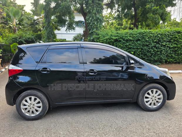 Toyota Ractis 2012 Black