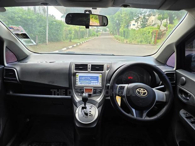 Toyota Ractis 2012 Black