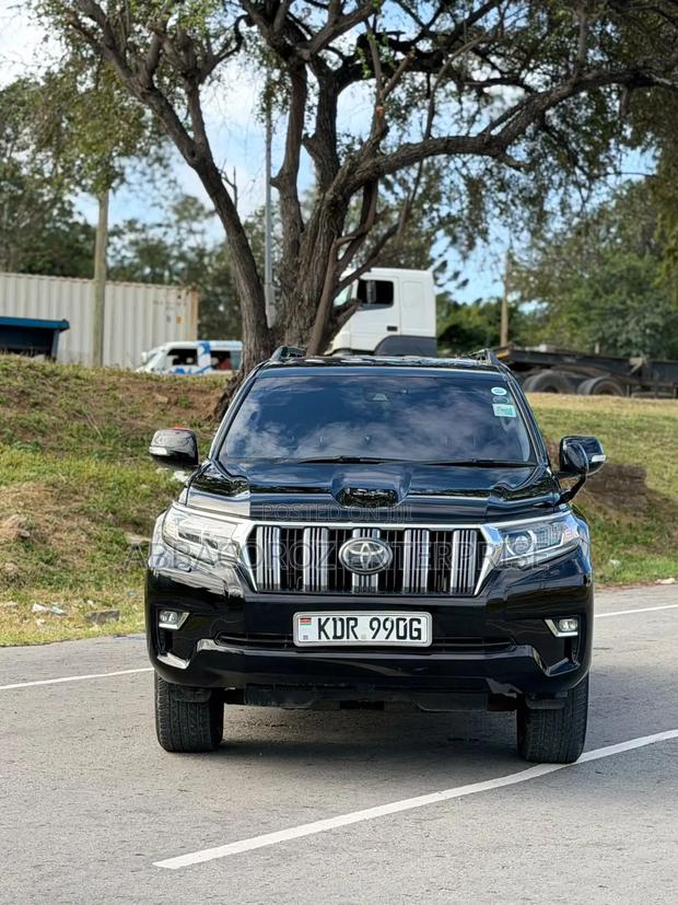 Toyota Land Cruiser Prado 2018 Black