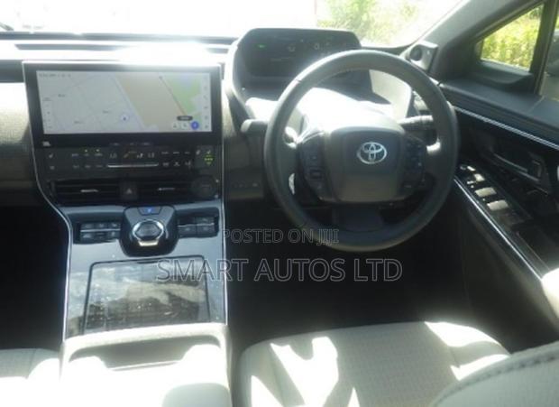 Toyota bZ4X 2022 White