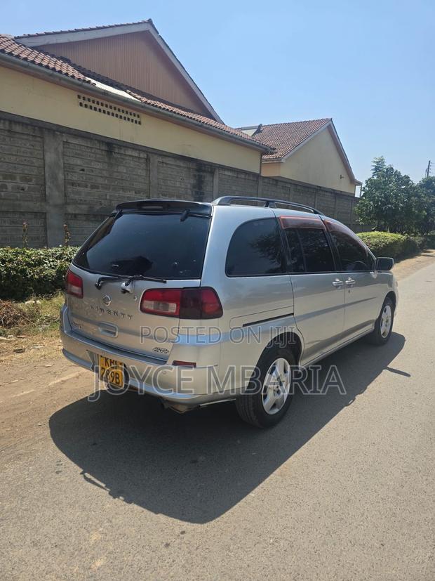 Nissan Liberty 2004 Silver