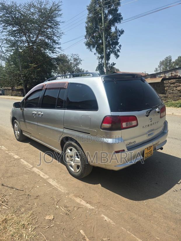 Nissan Liberty 2004 Silver