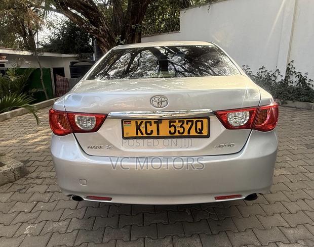 Toyota Mark X 2.5 AWD 2011 Silver