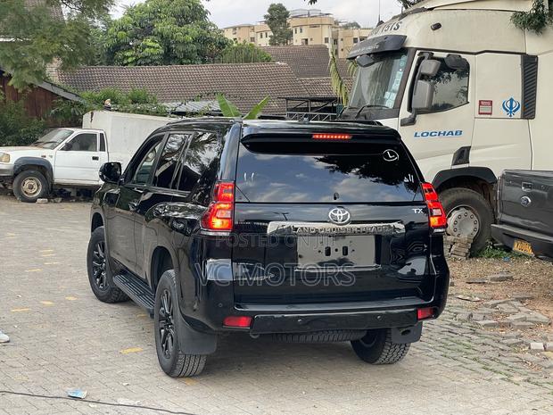 Toyota Land Cruiser Prado 2.8 2021 Black