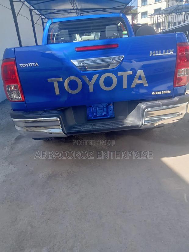 Toyota Hilux 2018 Blue