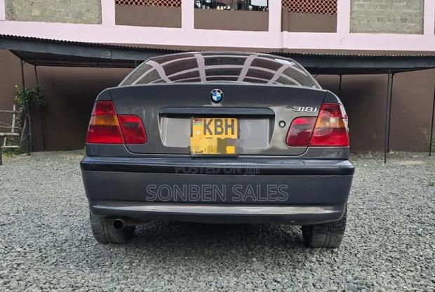 BMW 318i 2005 Gray