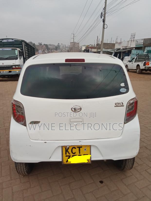 Daihatsu Mira 2011 White