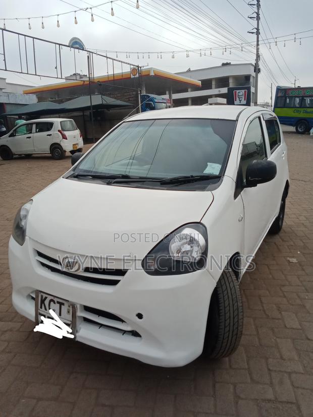 Daihatsu Mira 2011 White