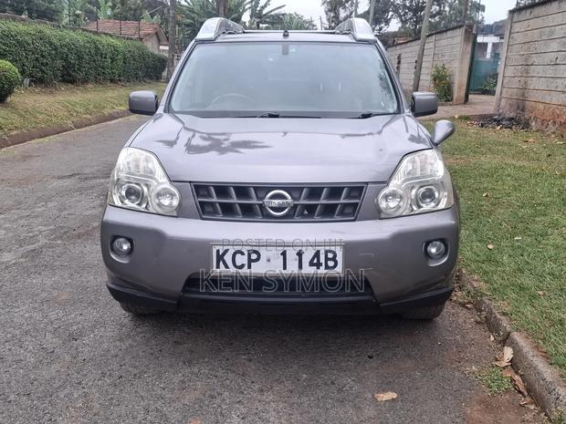 Nissan X-Trail 2011 Brown
