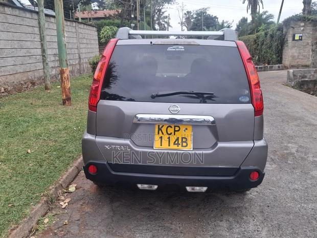 Nissan X-Trail 2011 Brown