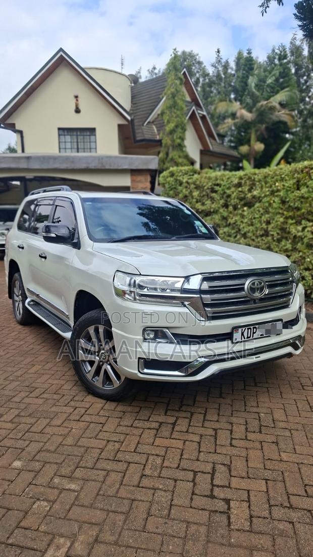 Toyota Land Cruiser 4.6 V8 ZX 2016 White