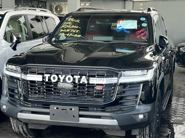 Toyota Land Cruiser 2022 Matt Black
