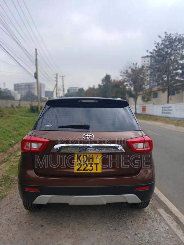 Toyota Urban Cruiser 2021 Brown