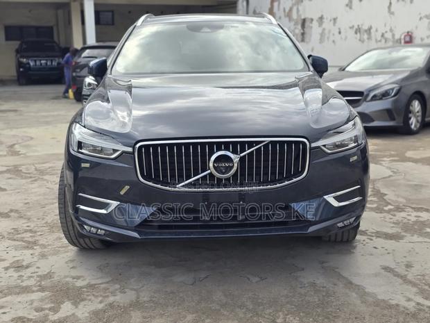 Volvo XC60 2019 Blue