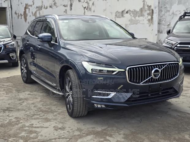 Volvo XC60 2019 Blue