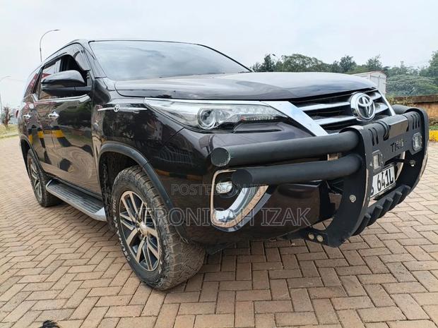 Toyota Fortuner 2018 Black