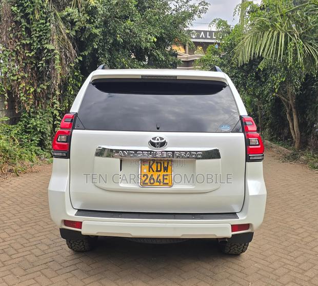 Toyota Land Cruiser Prado 2018 White