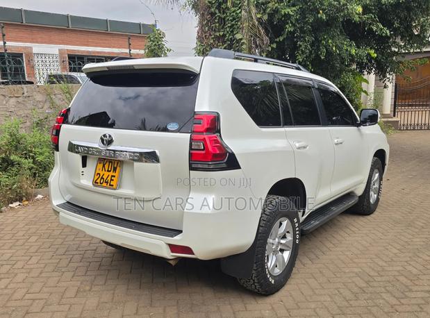 Toyota Land Cruiser Prado 2018 White