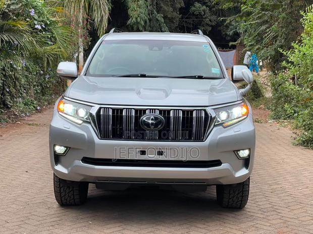 Toyota Land Cruiser Prado 2019 Silver