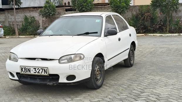 Hyundai Accent 1998 White