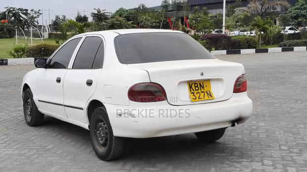 Hyundai Accent 1998 White