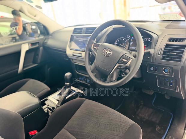 Toyota Land Cruiser Prado 2019 Pearl