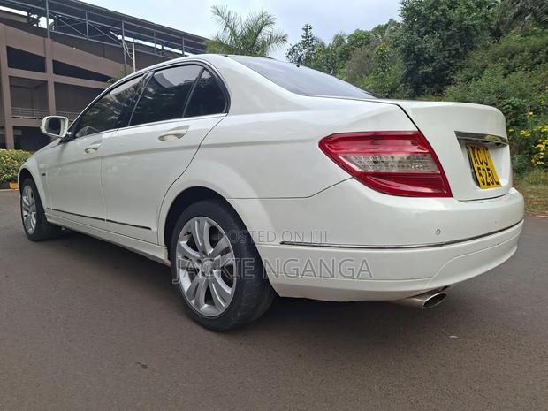 Mercedes-Benz C200 2010 White