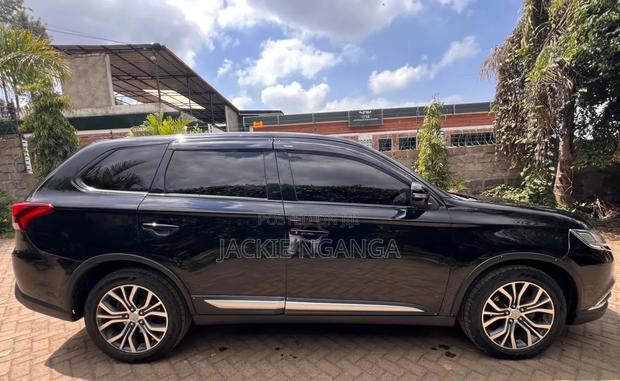 Mitsubishi Outlander 2016 Black