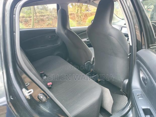 Toyota Vitz 2017 Black